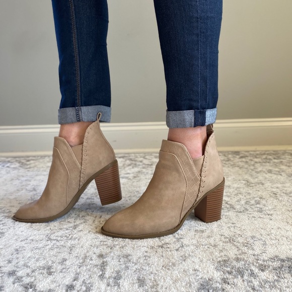 NIB - taupe colored ankle bootie - Picture 5 of 5